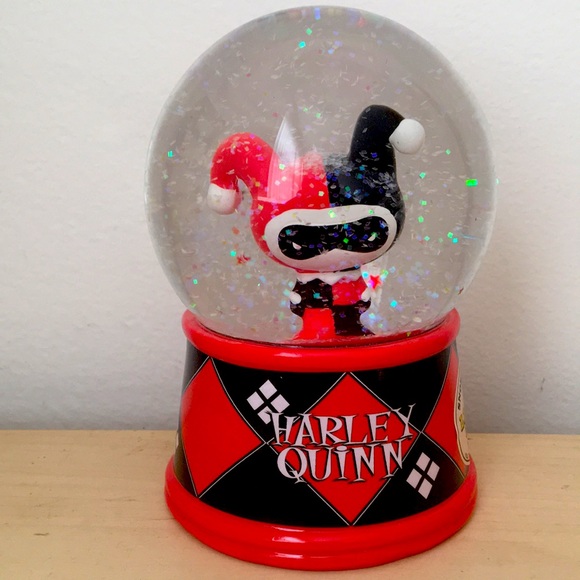 DC Comics Other - Harley Quinn collectible light up snow globe